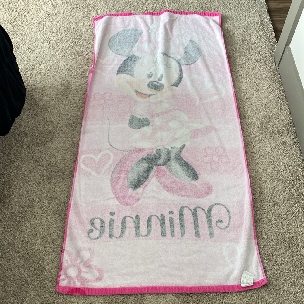 Disney Minnie Mouse beach towel - Picture 5 of 5